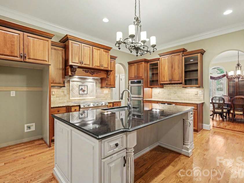 314 Glenview Drive, Salisbury, NC 28147.  MLS# CAR4411797, YatesRealty ID 43338. 