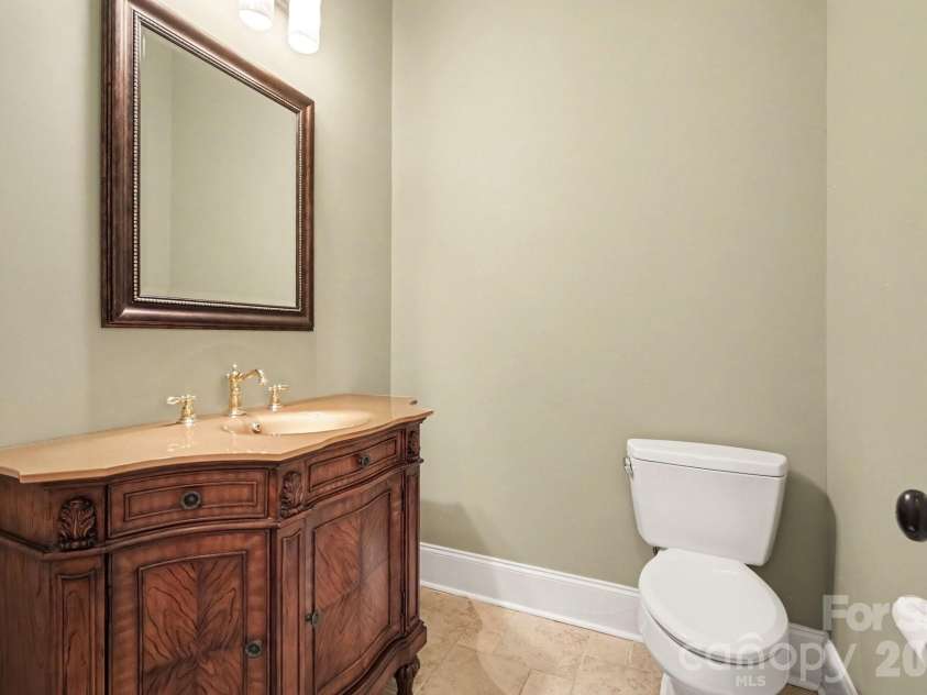 314 Glenview Drive, Salisbury, NC 28147.  MLS# CAR4411797, YatesRealty ID 43338. 