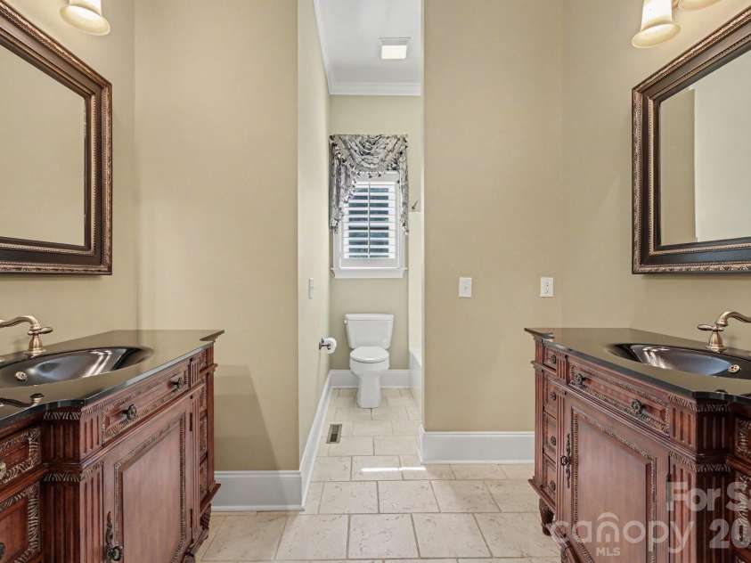 314 Glenview Drive, Salisbury, NC 28147.  MLS# CAR4411797, YatesRealty ID 43338. 