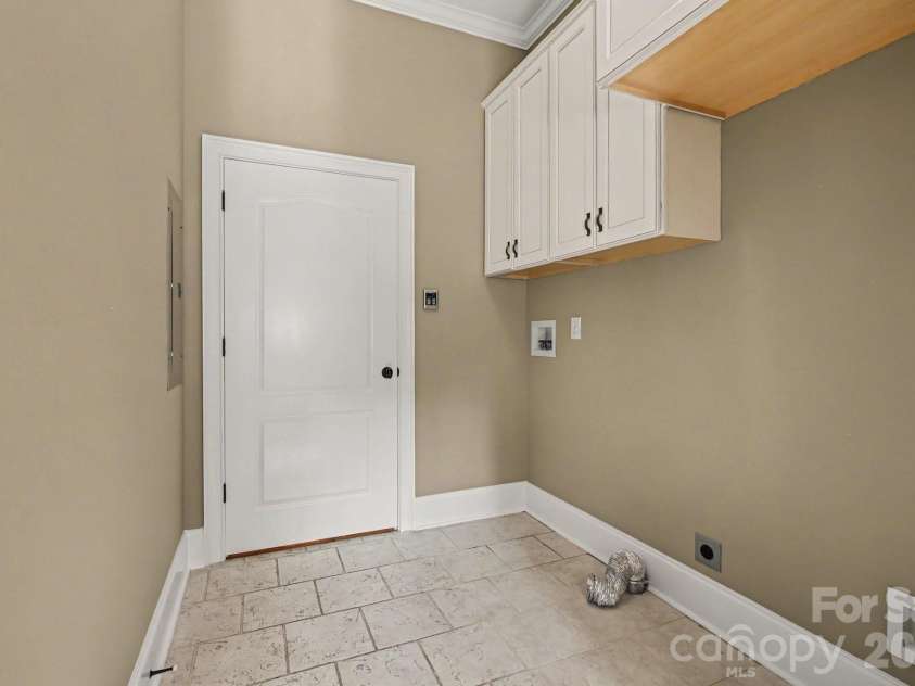 314 Glenview Drive, Salisbury, NC 28147.  MLS# CAR4411797, YatesRealty ID 43338. 