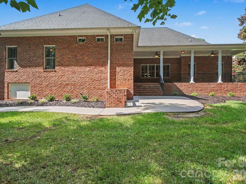 314 Glenview Drive, Salisbury, NC 28147.  MLS# CAR4411797, YatesRealty ID 43338. 