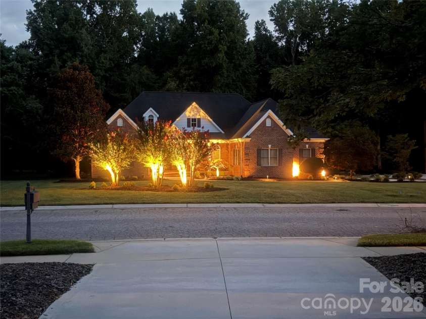 314 Glenview Drive, Salisbury, NC 28147.  MLS# CAR4411797, YatesRealty ID 43338. 