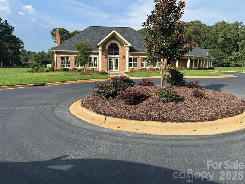 314 Glenview Drive, Salisbury, NC 28147.  MLS# CAR4411797, YatesRealty ID 43338. 