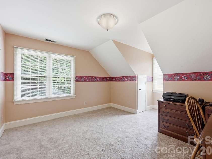 4620 Fairvista Drive, Charlotte, NC 28269.  MLS# CAR4411125, YatesRealty ID 43339. Bedroom