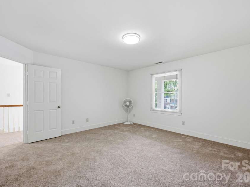 4620 Fairvista Drive, Charlotte, NC 28269.  MLS# CAR4411125, YatesRealty ID 43339. Bedroom