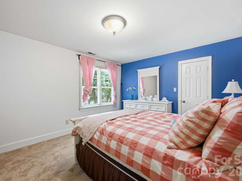 4620 Fairvista Drive, Charlotte, NC 28269.  MLS# CAR4411125, YatesRealty ID 43339. Bedroom