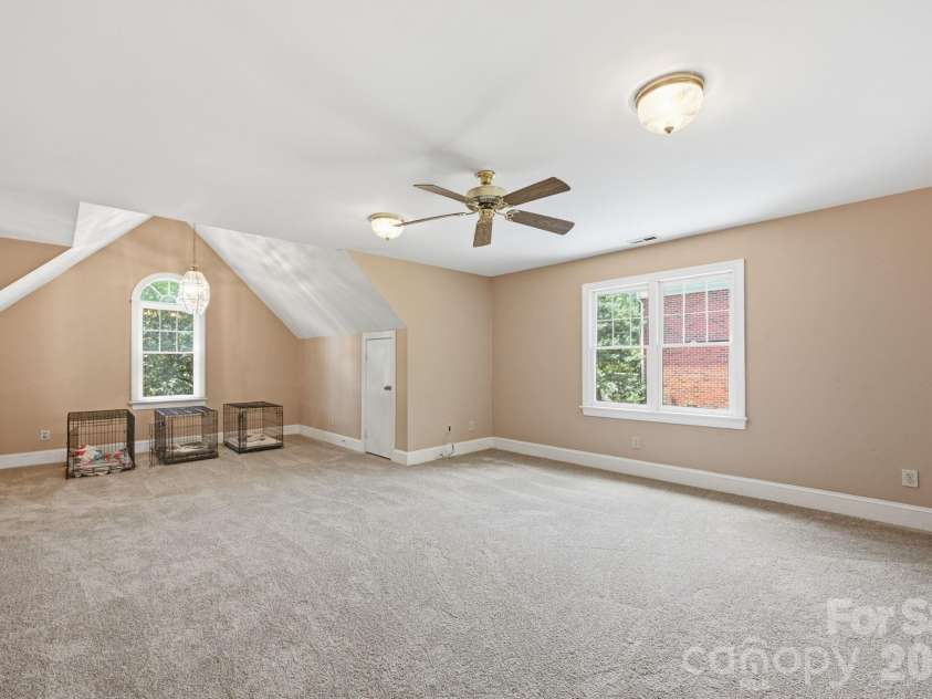4620 Fairvista Drive, Charlotte, NC 28269.  MLS# CAR4411125, YatesRealty ID 43339. Bonus Room