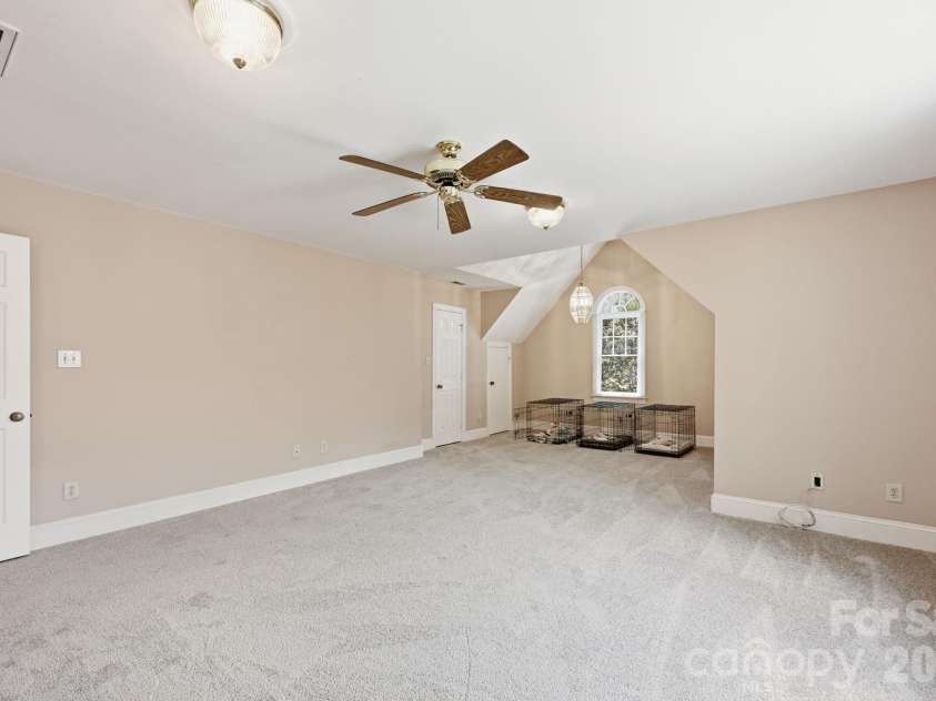 4620 Fairvista Drive, Charlotte, NC 28269.  MLS# CAR4411125, YatesRealty ID 43339. Bonus Room