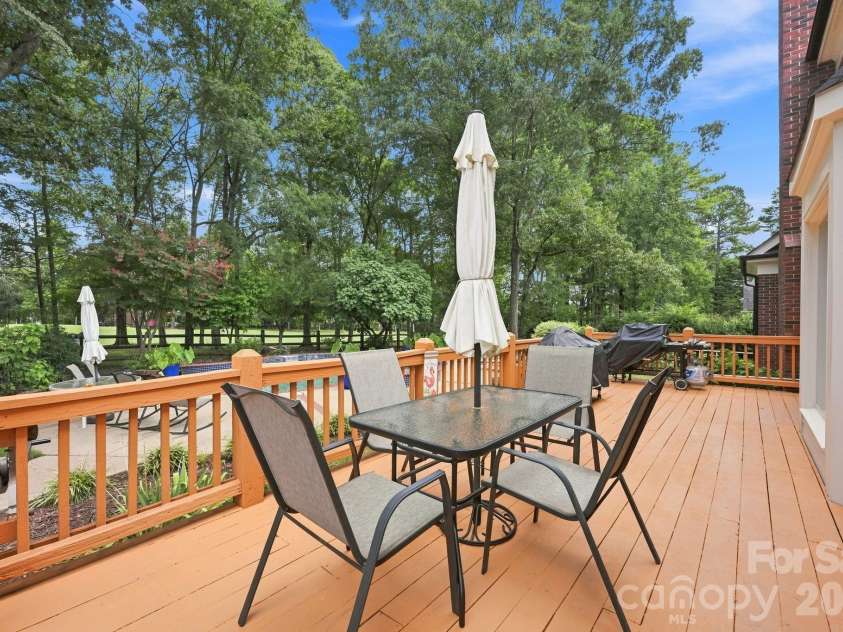 4620 Fairvista Drive, Charlotte, NC 28269.  MLS# CAR4411125, YatesRealty ID 43339. Deck