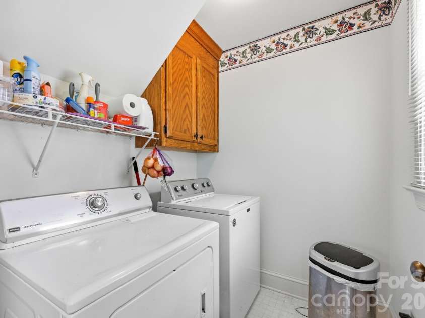 4620 Fairvista Drive, Charlotte, NC 28269.  MLS# CAR4411125, YatesRealty ID 43339. Laundry