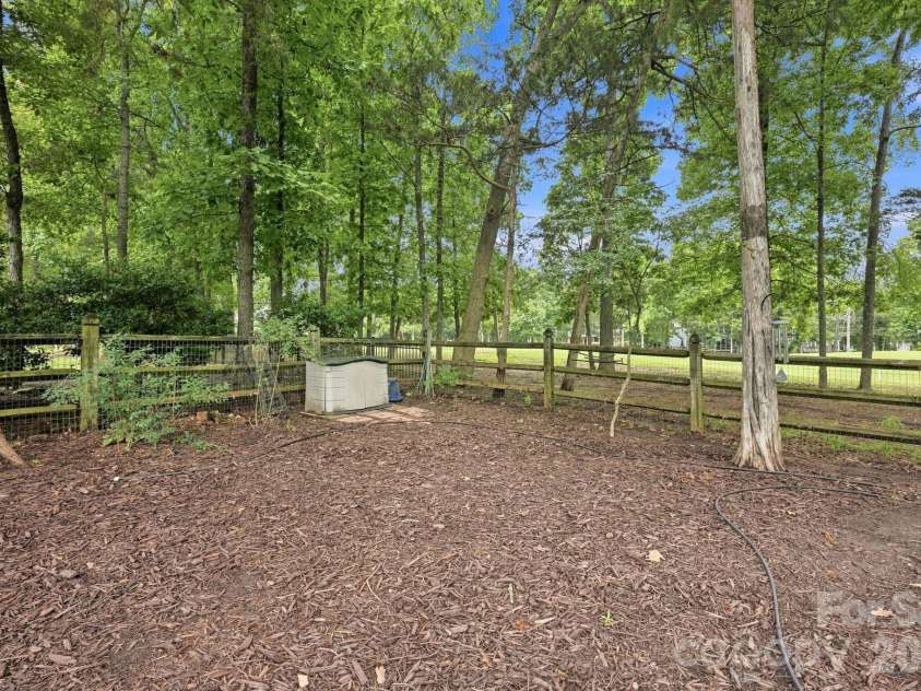 4620 Fairvista Drive, Charlotte, NC 28269.  MLS# CAR4411125, YatesRealty ID 43339. Natural Area