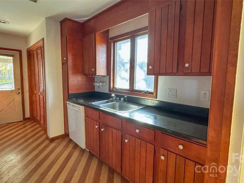 182 Bellwood Loop, Statesville, NC 28625.  MLS# CAR4321279, YatesRealty ID 4334. 