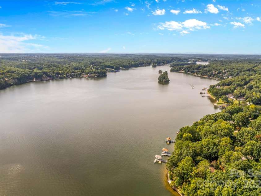 241 Spring Shore Road, Statesville, NC 28677.  MLS# CAR4181871, YatesRealty ID 4334. 