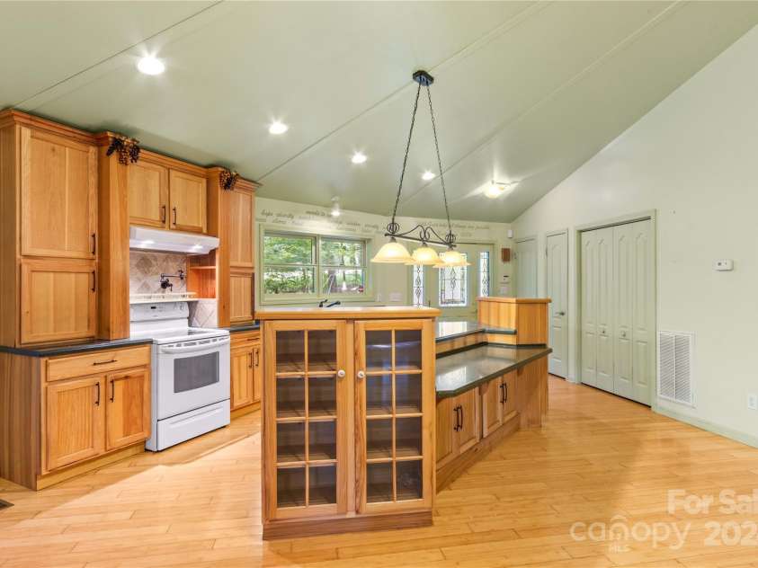 241 Spring Shore Road, Statesville, NC 28677.  MLS# CAR4181871, YatesRealty ID 4334. 