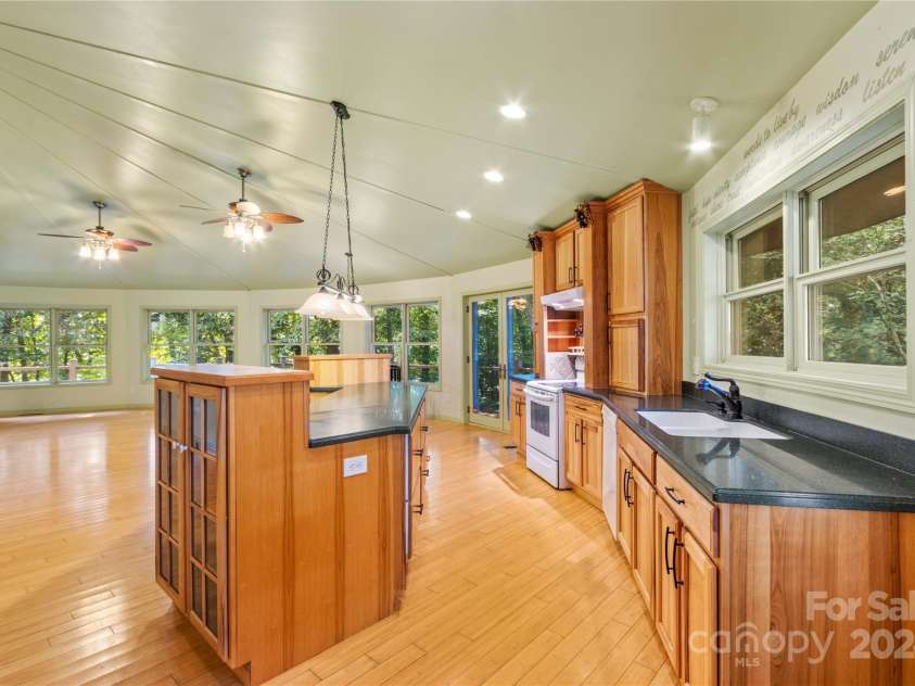 241 Spring Shore Road, Statesville, NC 28677.  MLS# CAR4181871, YatesRealty ID 4334. 