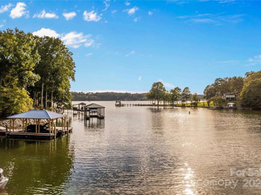 241 Spring Shore Road, Statesville, NC 28677.  MLS# CAR4181871, YatesRealty ID 4334. 