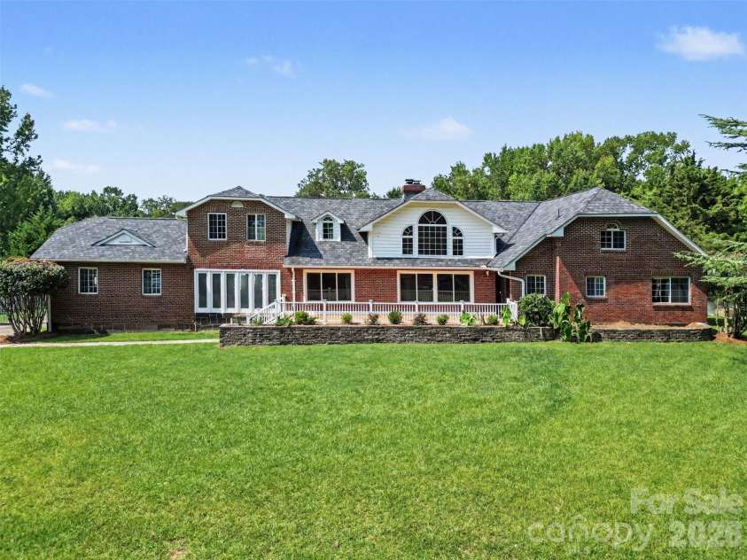 5914 Hanna Court, Charlotte, NC 28212.  MLS# CAR4409124, YatesRealty ID 43340. 