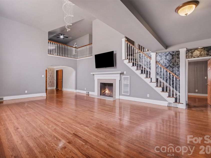 5914 Hanna Court, Charlotte, NC 28212.  MLS# CAR4409124, YatesRealty ID 43340. 