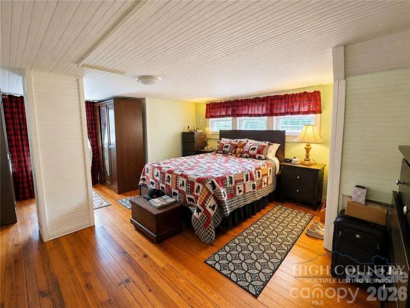 9216 Nc Highway 194 Highway, Lansing, NC 28643.  MLS# CAR4400818, YatesRealty ID 43341. 