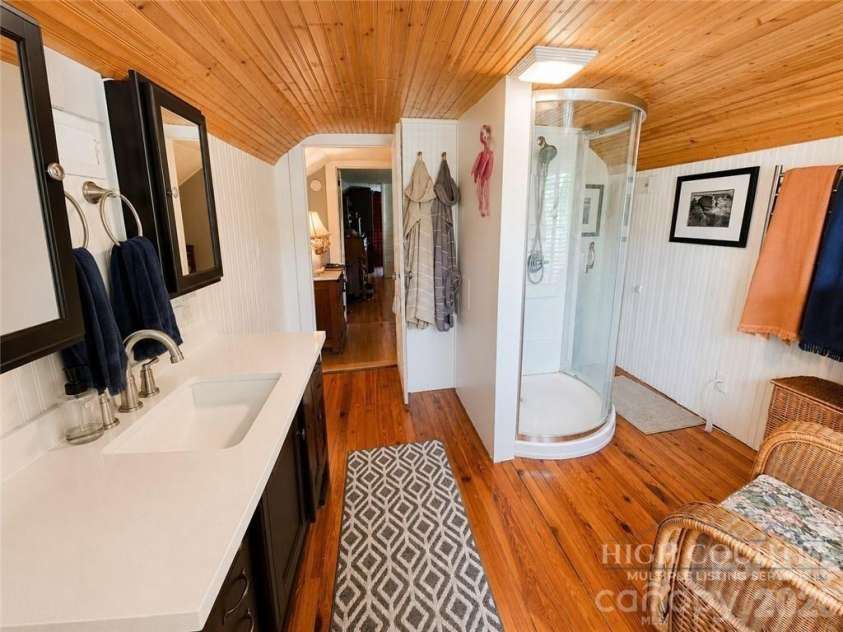 9216 Nc Highway 194 Highway, Lansing, NC 28643.  MLS# CAR4400818, YatesRealty ID 43341. 
