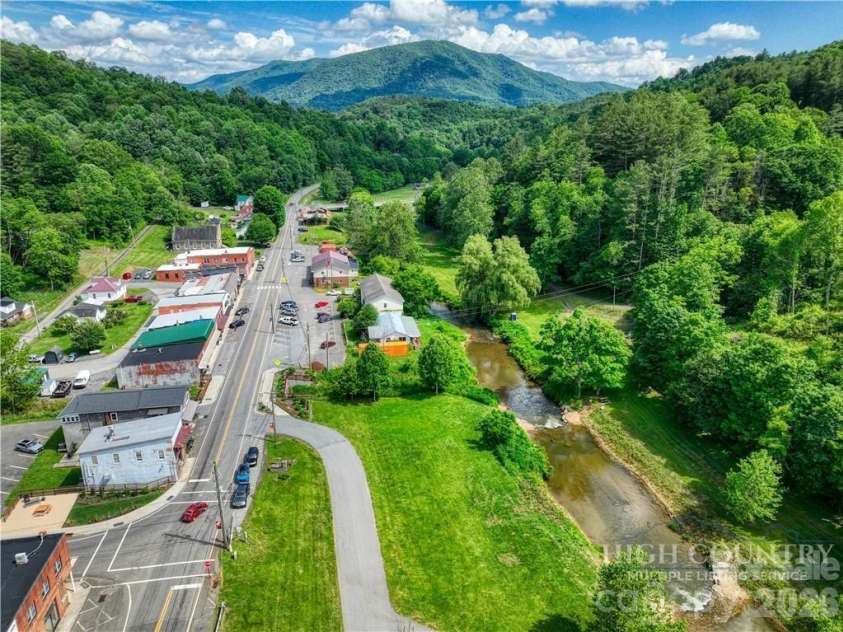 9216 Nc Highway 194 Highway, Lansing, NC 28643.  MLS# CAR4400818, YatesRealty ID 43341. 