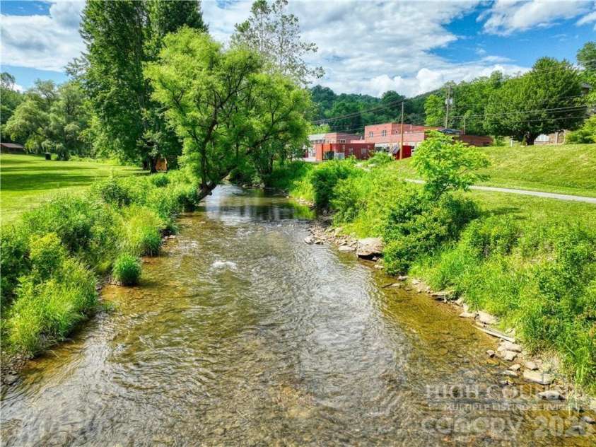 9216 Nc Highway 194 Highway, Lansing, NC 28643.  MLS# CAR4400818, YatesRealty ID 43341. 