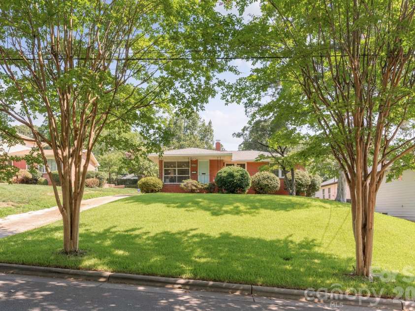 1604 Patton Avenue, Charlotte, NC 28216.  MLS# CAR4409869, YatesRealty ID 43342. 