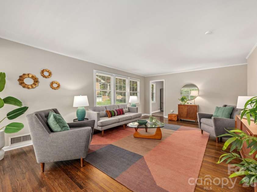 1604 Patton Avenue, Charlotte, NC 28216.  MLS# CAR4409869, YatesRealty ID 43342. 