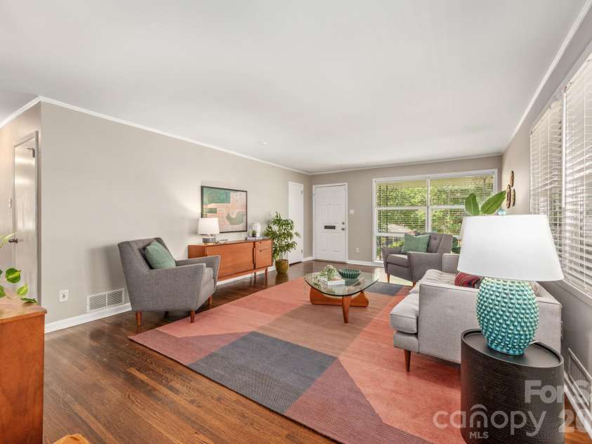 1604 Patton Avenue, Charlotte, NC 28216.  MLS# CAR4409869, YatesRealty ID 43342. 