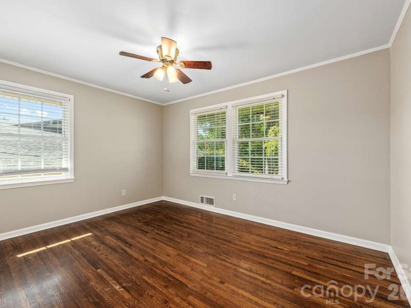 1604 Patton Avenue, Charlotte, NC 28216.  MLS# CAR4409869, YatesRealty ID 43342. 