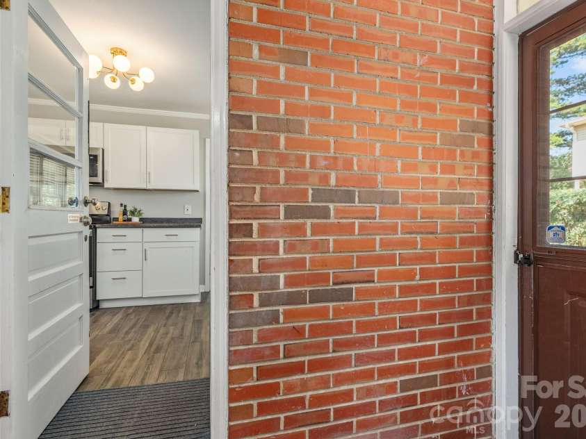 1604 Patton Avenue, Charlotte, NC 28216.  MLS# CAR4409869, YatesRealty ID 43342. 