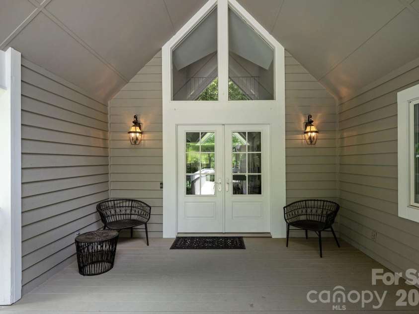 128 Overlook Drive, Flat Rock, NC 28731.  MLS# CAR4407562, YatesRealty ID 43344. 
