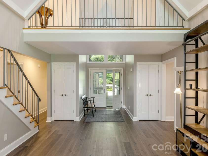 128 Overlook Drive, Flat Rock, NC 28731.  MLS# CAR4407562, YatesRealty ID 43344. 
