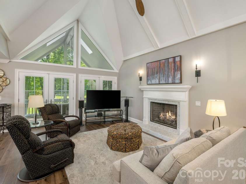128 Overlook Drive, Flat Rock, NC 28731.  MLS# CAR4407562, YatesRealty ID 43344. 
