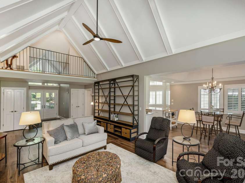 128 Overlook Drive, Flat Rock, NC 28731.  MLS# CAR4407562, YatesRealty ID 43344. 
