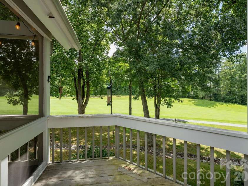 128 Overlook Drive, Flat Rock, NC 28731.  MLS# CAR4407562, YatesRealty ID 43344. 