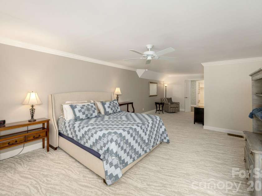 128 Overlook Drive, Flat Rock, NC 28731.  MLS# CAR4407562, YatesRealty ID 43344. 