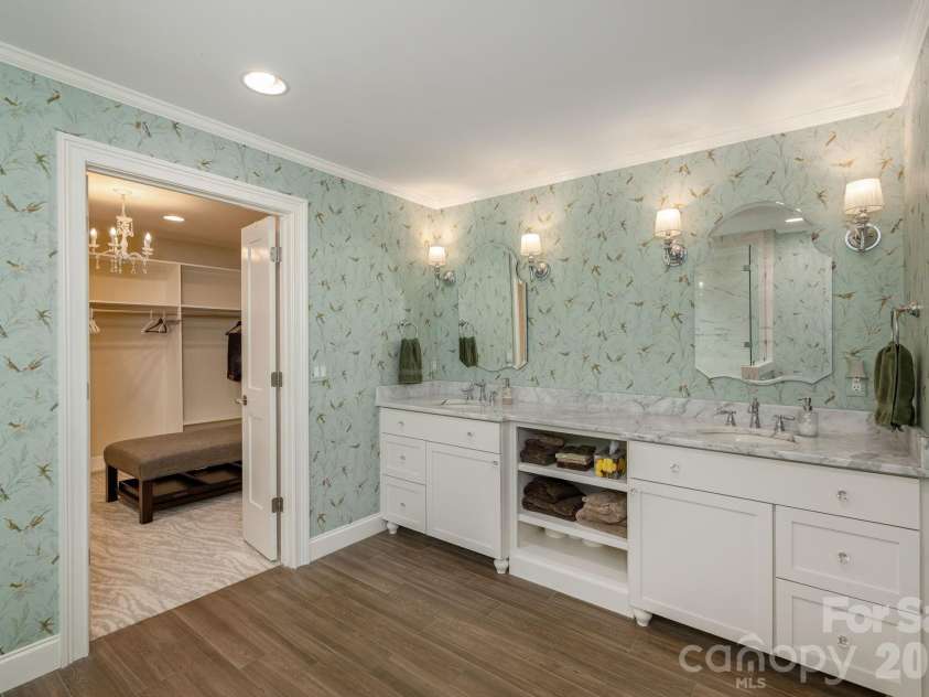 128 Overlook Drive, Flat Rock, NC 28731.  MLS# CAR4407562, YatesRealty ID 43344. 
