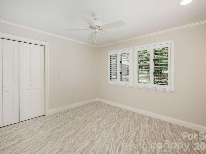 128 Overlook Drive, Flat Rock, NC 28731.  MLS# CAR4407562, YatesRealty ID 43344. 