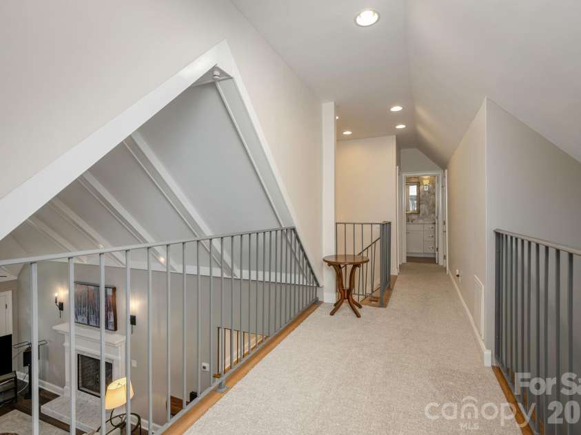 128 Overlook Drive, Flat Rock, NC 28731.  MLS# CAR4407562, YatesRealty ID 43344. 