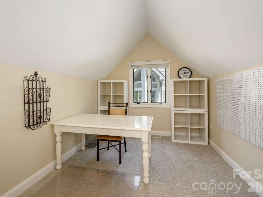 128 Overlook Drive, Flat Rock, NC 28731.  MLS# CAR4407562, YatesRealty ID 43344. 