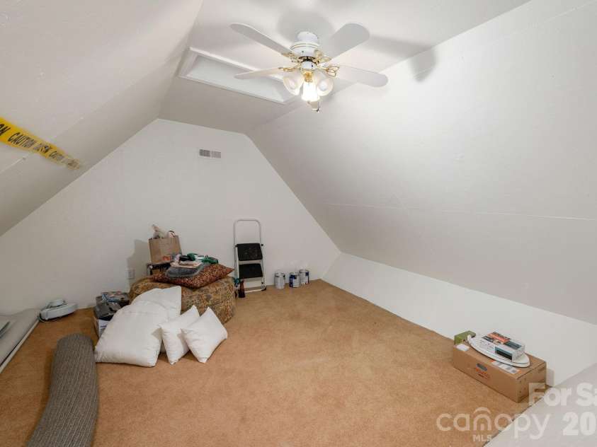128 Overlook Drive, Flat Rock, NC 28731.  MLS# CAR4407562, YatesRealty ID 43344. 