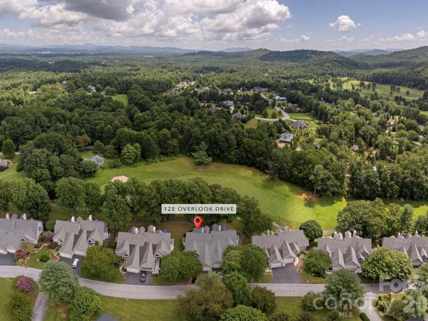 128 Overlook Drive, Flat Rock, NC 28731.  MLS# CAR4407562, YatesRealty ID 43344. 