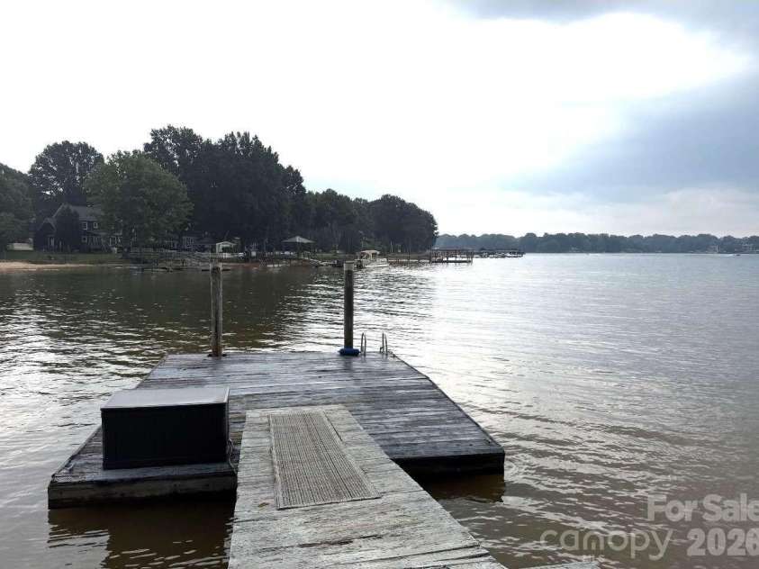 537 Stutts Road, Mooresville, NC 28117.  MLS# CAR4409348, YatesRealty ID 43345. 