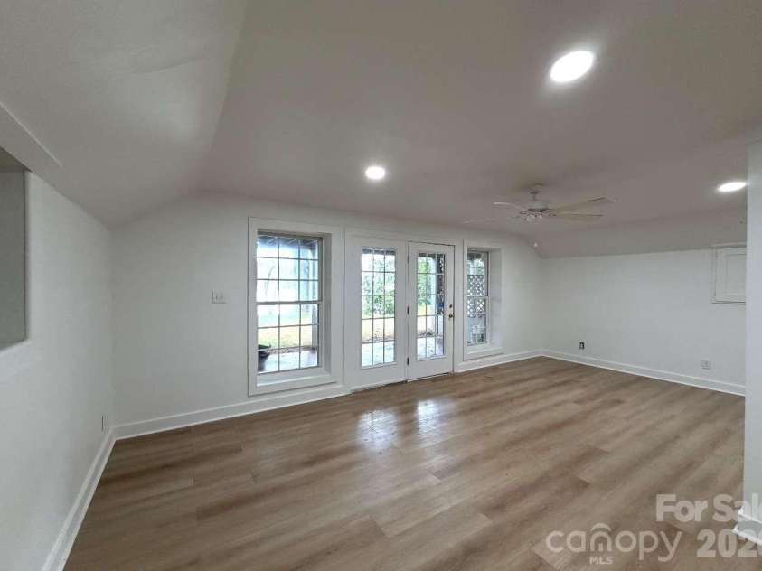 537 Stutts Road, Mooresville, NC 28117.  MLS# CAR4409348, YatesRealty ID 43345. 