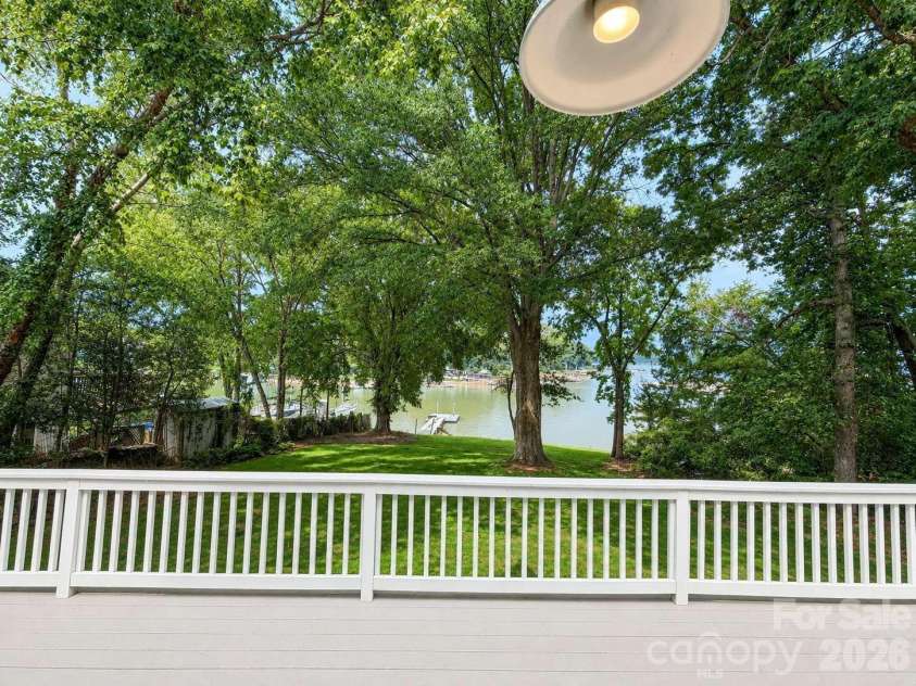537 Stutts Road, Mooresville, NC 28117.  MLS# CAR4409348, YatesRealty ID 43345. 