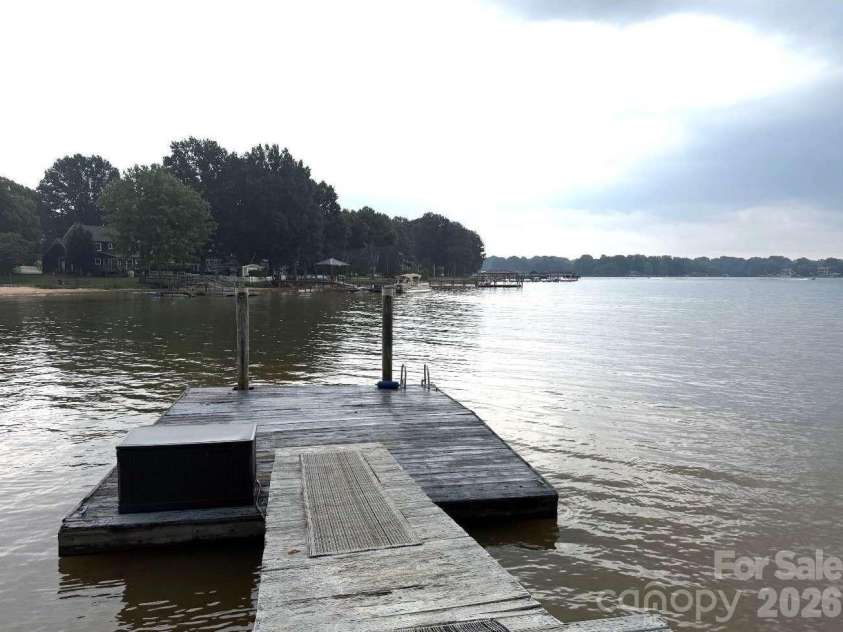 537 Stutts Road, Mooresville, NC 28117.  MLS# CAR4409348, YatesRealty ID 43345. 