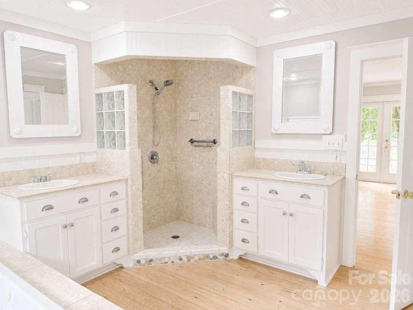 537 Stutts Road, Mooresville, NC 28117.  MLS# CAR4409348, YatesRealty ID 43345. 