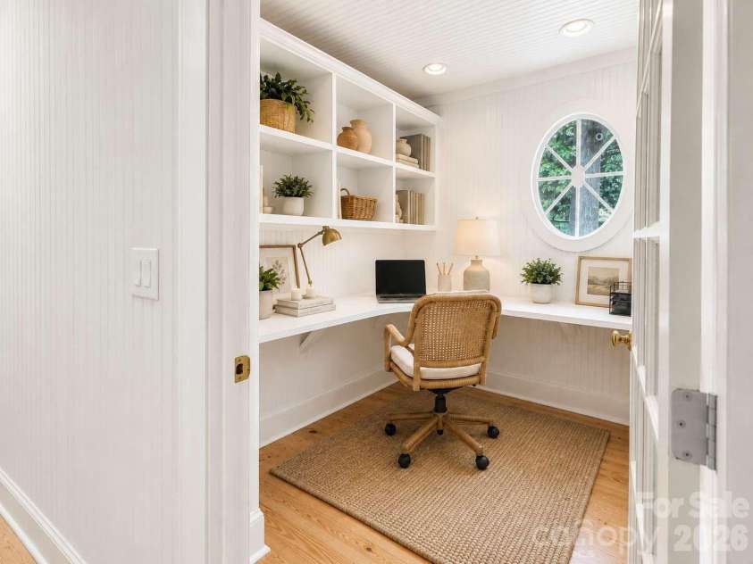 537 Stutts Road, Mooresville, NC 28117.  MLS# CAR4409348, YatesRealty ID 43345. 