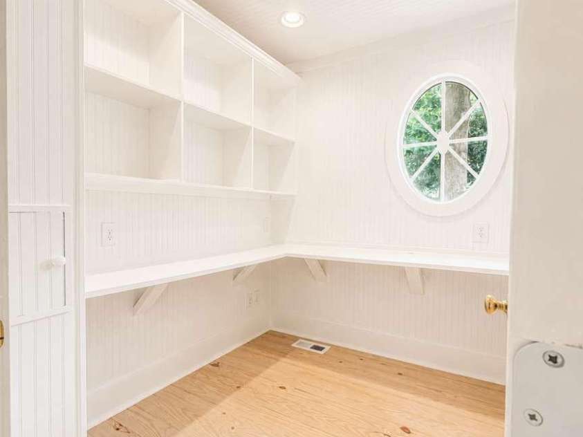 537 Stutts Road, Mooresville, NC 28117.  MLS# CAR4409348, YatesRealty ID 43345. 